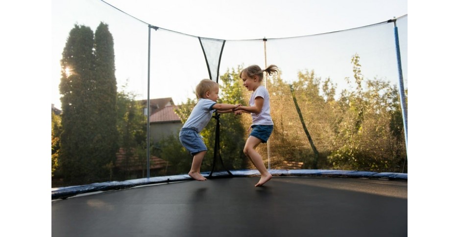 Trampolina w domu. Poznaj korzyści dla zdrowia i kondycji fizycznej