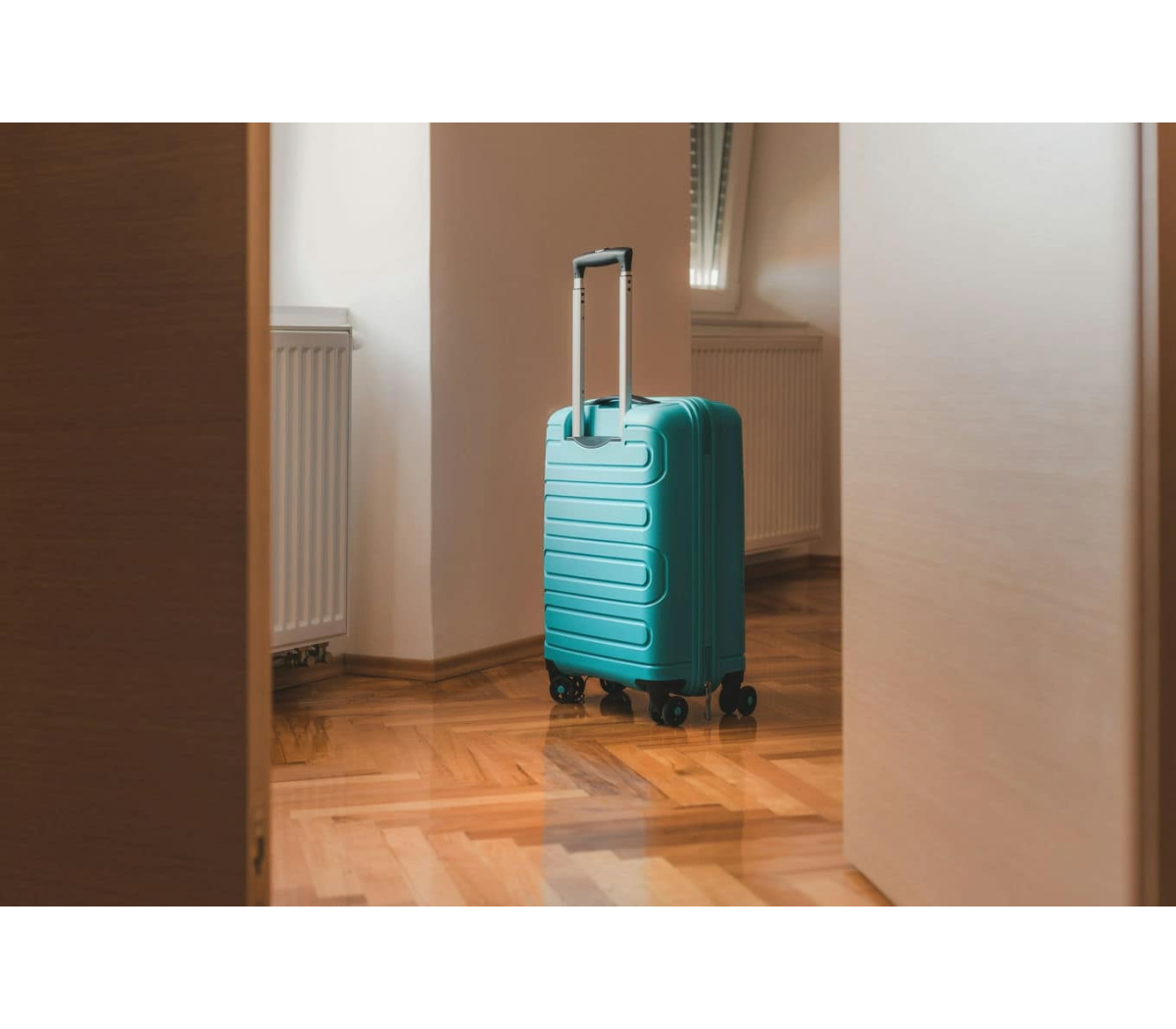 Walizki podróżne na kółkach – przegląd najnowszych modeli ze sklepu Kalama